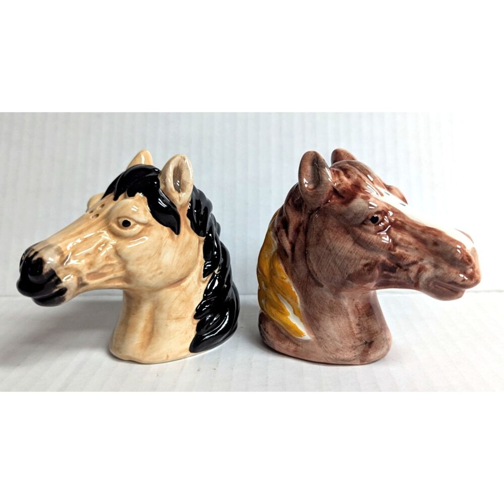 Rivers Edge Ceramic Horses Salt and Pepper Shakers 3.5 x 3 x 1.5-inch Gift NEW